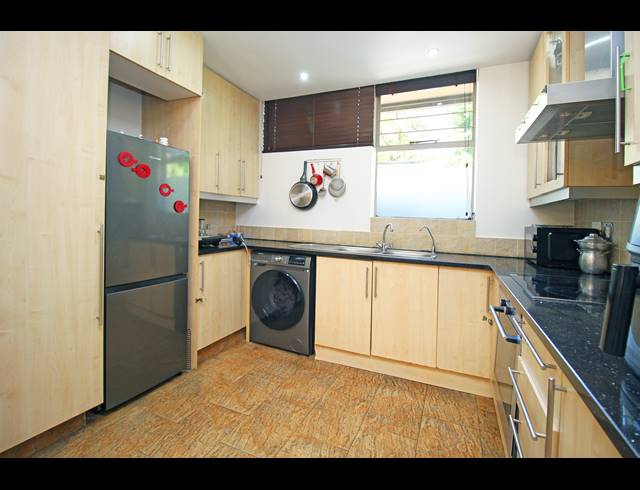 2 BEDROOM APARTMENT FOR SALE IN NORWOOD